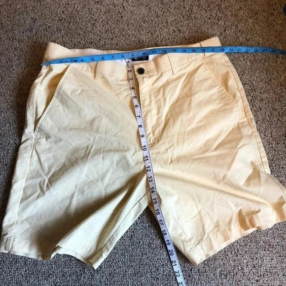Chase Edward Golf Shorts MensSize 38”W, 9.5”L Pockets Yellow - Picture 2 of 7